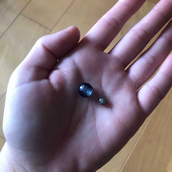 Earrings - Picture 3 of 6